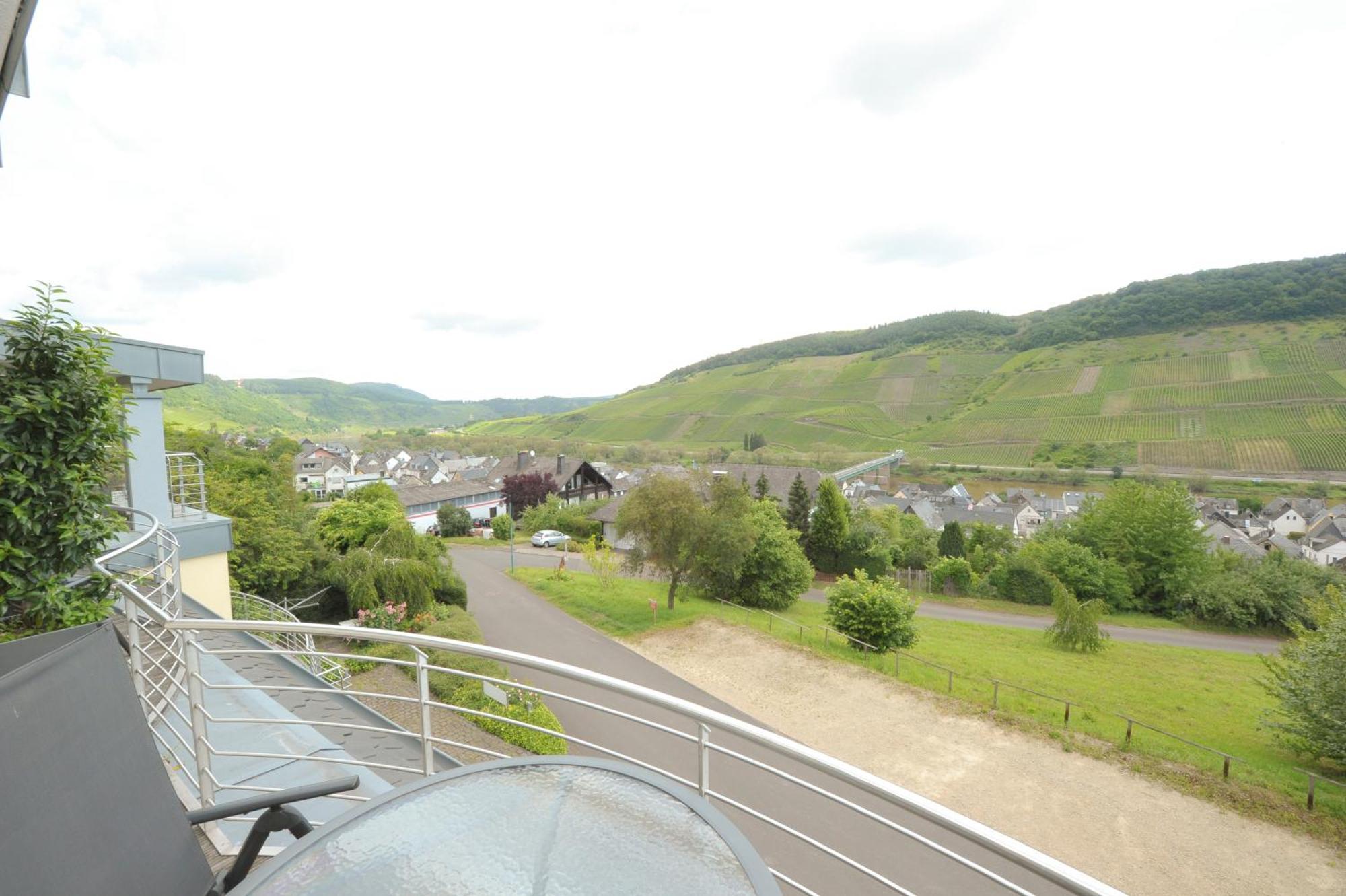 Ferienhaus Panorama Mosel ไรล์ ภายนอก รูปภาพ